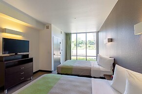 Studio 6 Austin, TX - Airport