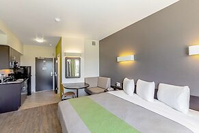 Studio 6 Austin, TX - Airport