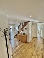 Four Corners Holiday Home with Hot Tub & Sauna