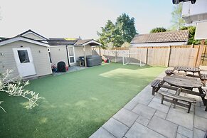 Four Corners Holiday Home with Hot Tub & Sauna