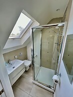 Four Corners Holiday Home with Hot Tub & Sauna