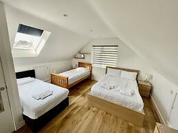 Four Corners Holiday Home with Hot Tub & Sauna