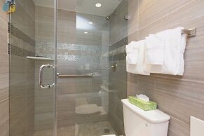 Alexander 1404 2 Bedroom Apts by RedAwning