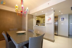 Alexander 1404 2 Bedroom Apts by RedAwning