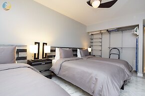 Alexander 718 3 Bedroom Apts by RedAwning