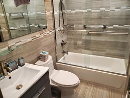 Alexander 718 3 Bedroom Apts by RedAwning