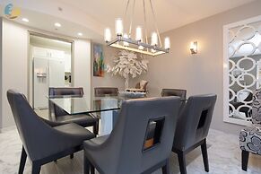 Alexander 718 3 Bedroom Apts by RedAwning