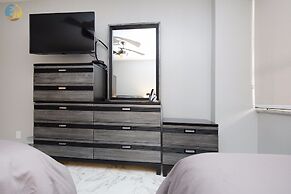 Alexander 718 3 Bedroom Apts by RedAwning