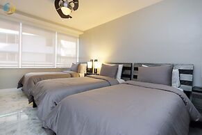 Alexander 718 3 Bedroom Apts by RedAwning