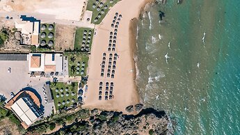 Plaka Beach Resort