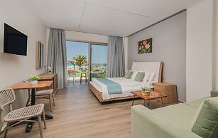 Plaka Beach Resort