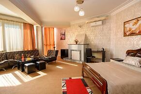Silk Road Hotel