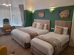 Crescent Lodge Guest House