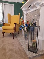 Crescent Lodge Guest House