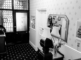 Crescent Lodge Guest House