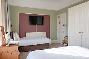 Crescent Lodge Guest House