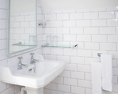 Crescent Lodge Guest House