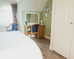 Crescent Lodge Guest House