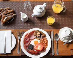 Crescent Lodge Guest House