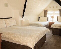 Crescent Lodge Guest House