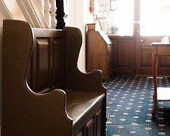 Crescent Lodge Guest House