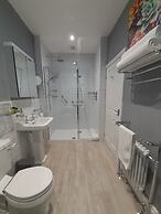 Crescent Lodge Guest House