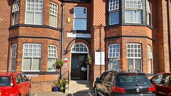 Crescent Lodge Guest House