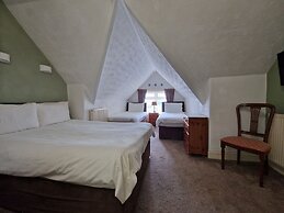 Crescent Lodge Guest House