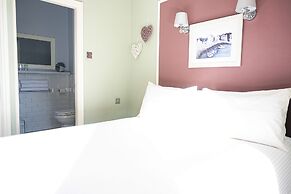 Crescent Lodge Guest House