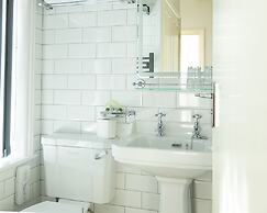 Crescent Lodge Guest House