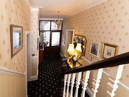 Crescent Lodge Guest House