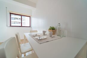 House and People - Feliciano Ramos 2