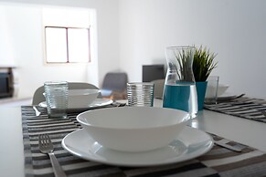 House and People - Feliciano Ramos 2