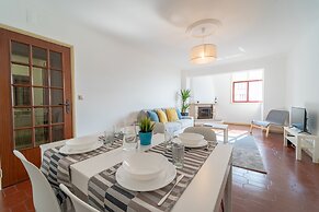 House and People - Feliciano Ramos 2