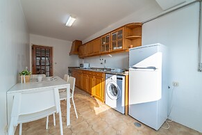 House and People - Feliciano Ramos 2