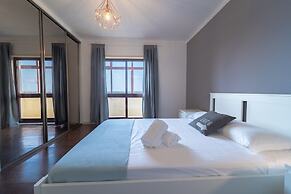 House and People - Feliciano Ramos 2