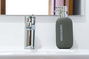 House and People - Feliciano Ramos 2