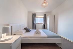 House and People - Feliciano Ramos 2