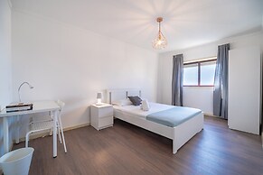 House and People - Feliciano Ramos 2