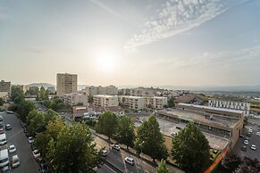 House and People - Feliciano Ramos 2