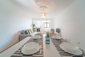 House and People - Feliciano Ramos 2