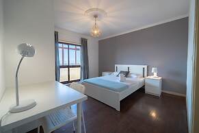 House and People - Feliciano Ramos 2