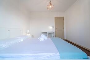 House and People - Feliciano Ramos 2