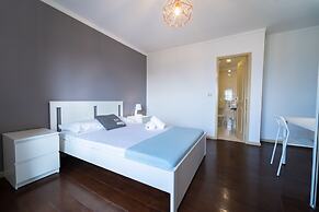 House and People - Feliciano Ramos 2