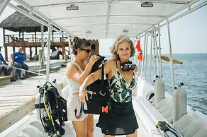 Tranquilseas Eco Lodge & Dive Center