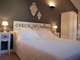 Cosmopolitan Central Rooms