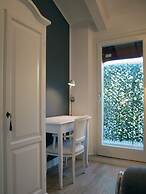 Cosmopolitan Central Rooms