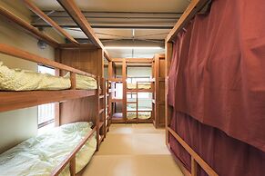 GrapeHouse Koenji - Hostel, - Caters to Women