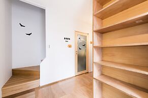 GrapeHouse Koenji - Hostel, - Caters to Women