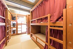 GrapeHouse Koenji - Hostel, - Caters to Women